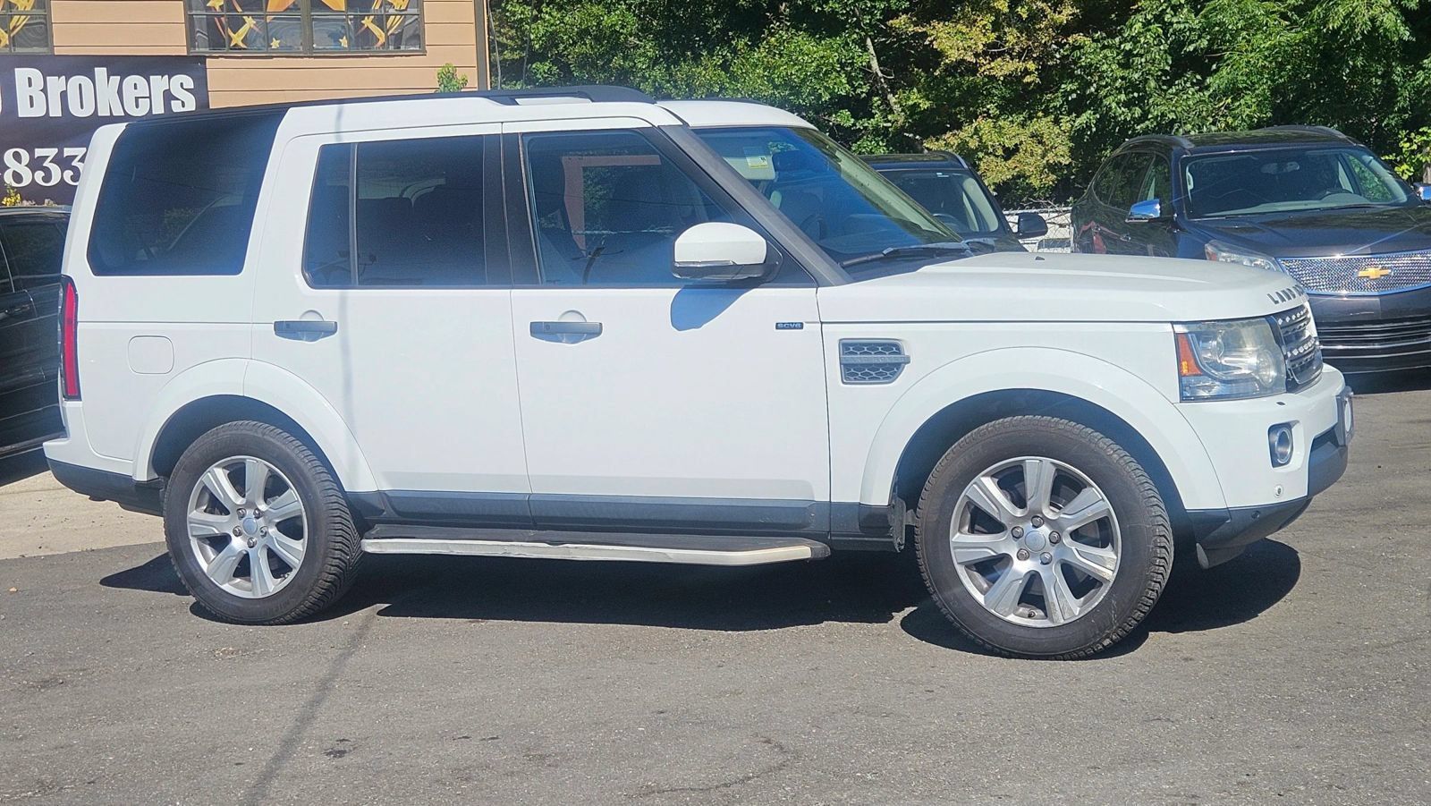 Used 2016 Land Rover LR4 HSE Silver Edition AWD/4WD image 2