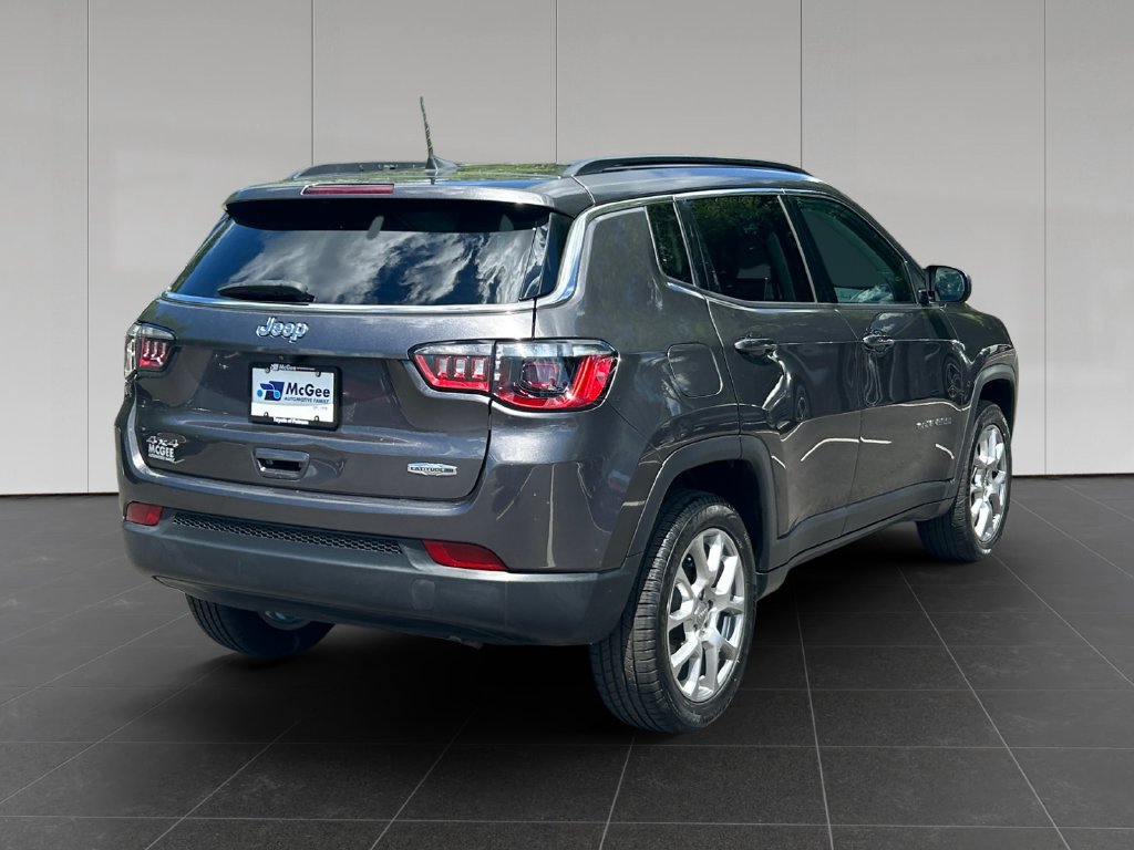 Used 2022 Jeep Compass Latitude AWD/4WD image 5