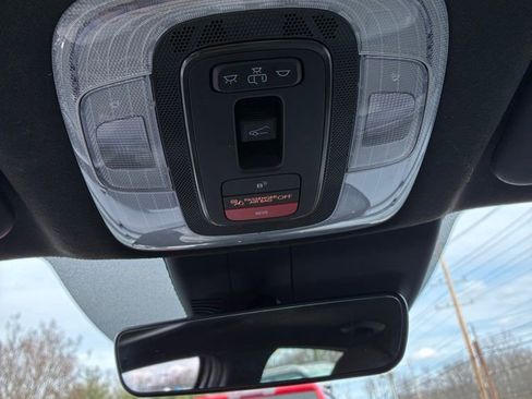 Used 2025 Hyundai Elantra Limited image 37