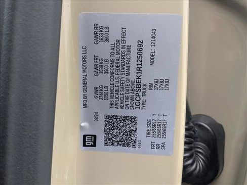 Used 2024 Chevrolet Colorado W/T w/ WT Convenience Package II RWD image 22