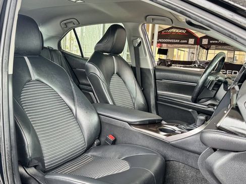 Used 2023 Toyota Camry SE image 21