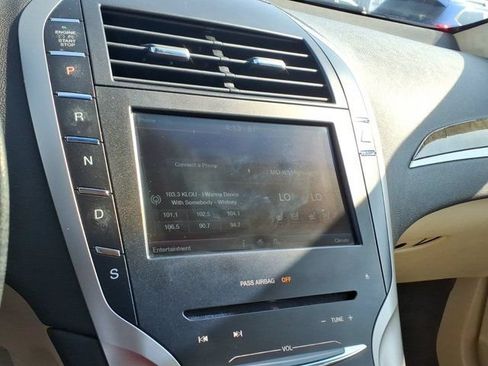 Used 2014 Lincoln MKZ w/ Equipment Group 102A Reserve FWD image 10