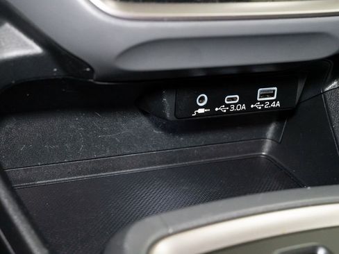 Used 2025 Subaru Crosstrek 2.0i Premium image 25