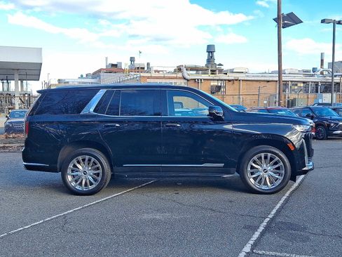 Used 2023 Cadillac Escalade Premium Luxury image 8