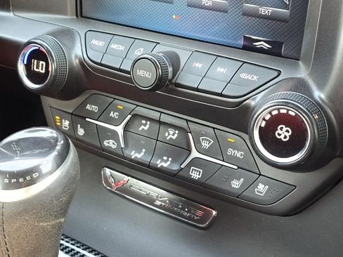 Used 2019 Chevrolet Corvette Stingray Convertible w/ 2LT Preferred Equipment Group image 28