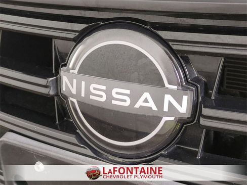 Used 2023 Nissan Versa SV image 28