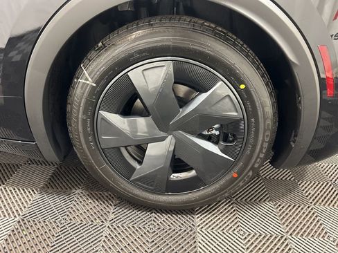 New 2026 Toyota Prius Plug-In Hybrid FWD image 33