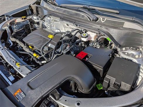 Used 2025 Chevrolet Trax LT image 38