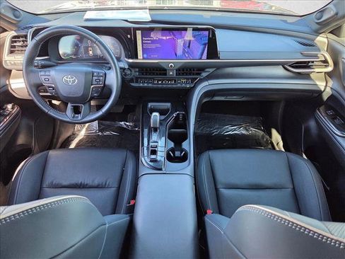 Certified 2025 Toyota Crown Nightshade image 17