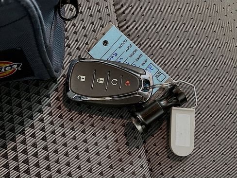 Used 2025 Chevrolet Trax LT w/ LT Convenience Package image 36