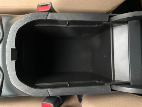 Used 2019 Toyota RAV4 LE image 22