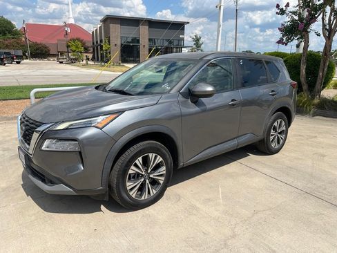 Used 2023 Nissan Rogue SV FWD image 1