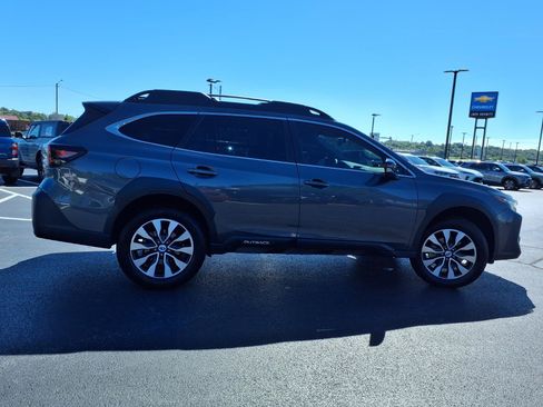 Used 2025 Subaru Outback Limited AWD/4WD image 35