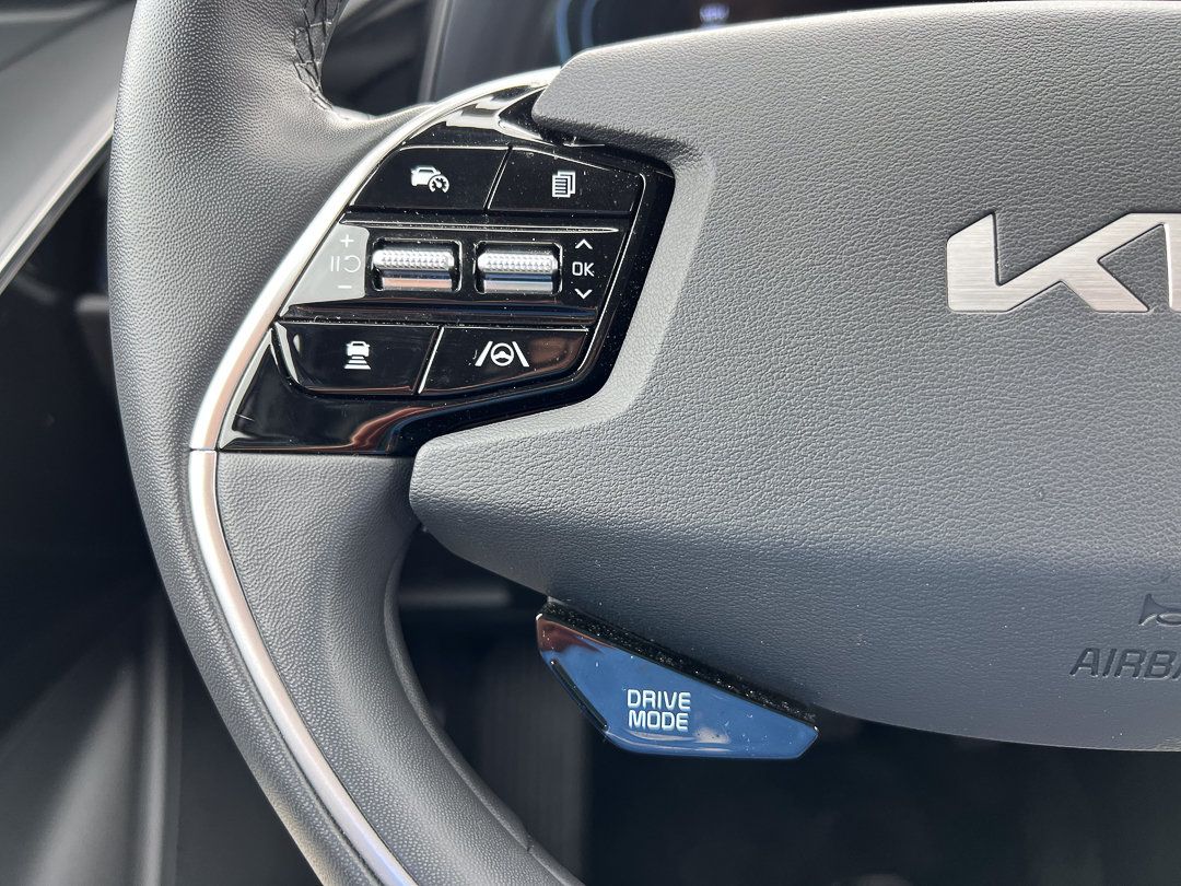 Used 2024 Kia Niro EX w/ EX Cold Weather Package FWD image 21