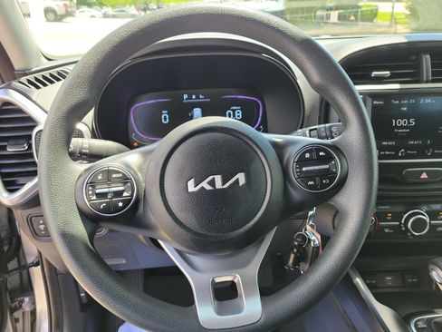 Certified 2025 Kia Soul LX FWD image 21