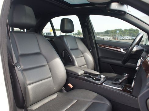 Used 2014 Mercedes-Benz C 250 Sedan image 17