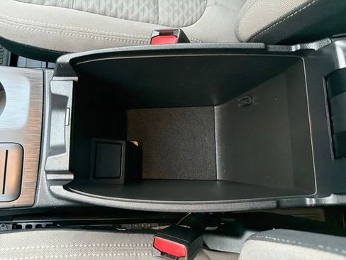 Used 2022 Ford Escape SE image 25