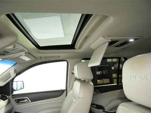 Used 2015 GMC Yukon Denali w/ Touring Package image 19