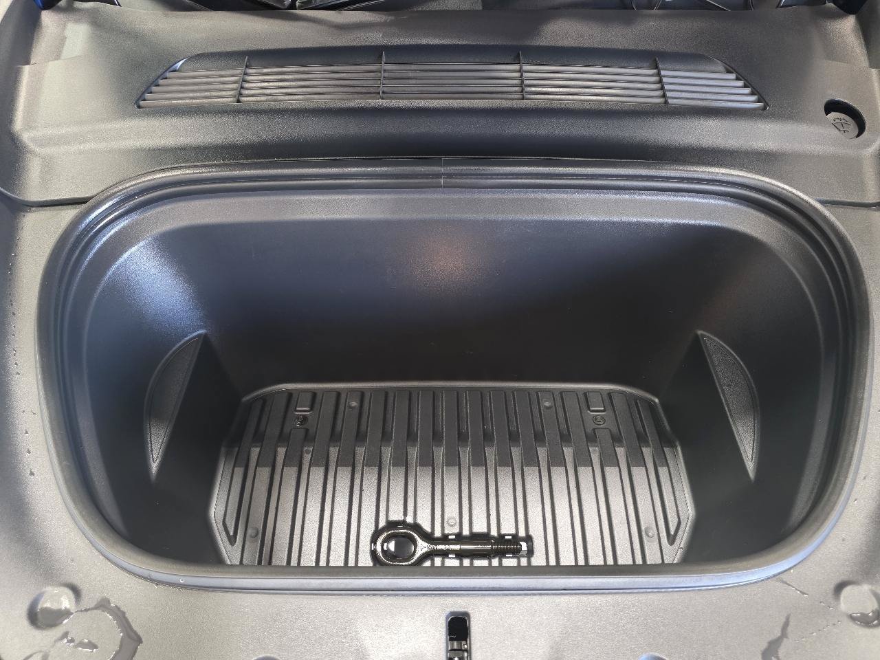 Used 2023 Tesla Model Y Performance AWD/4WD image 18