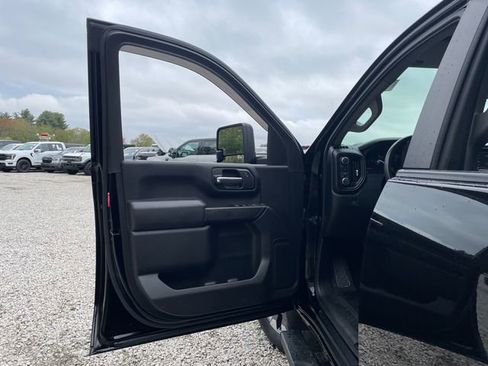 Used 2022 Chevrolet Silverado 2500 Custom w/ Custom Value Package AWD/4WD image 23