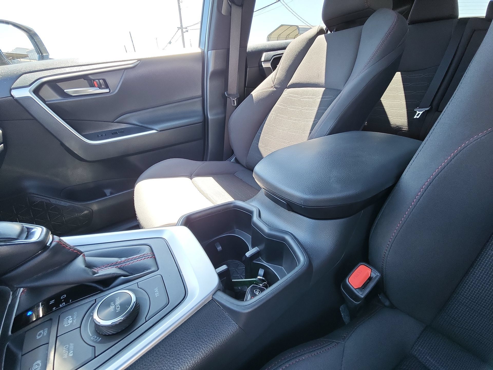 Used 2023 Toyota RAV4 SE w/ Weather & Moonroof Package AWD/4WD image 22
