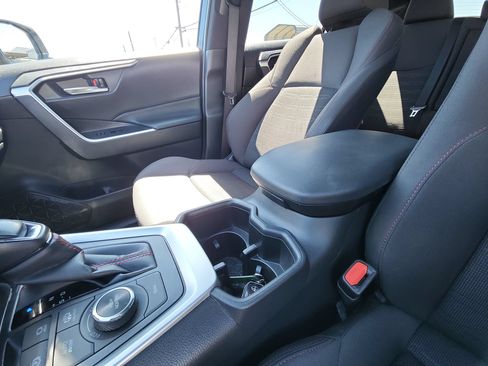 Used 2023 Toyota RAV4 SE w/ Weather & Moonroof Package AWD/4WD image 22