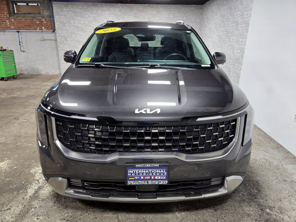 Used 2025 Kia Carnival SX FWD image 68