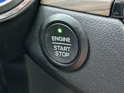 Used 2020 Ford Escape Titanium FWD image 27