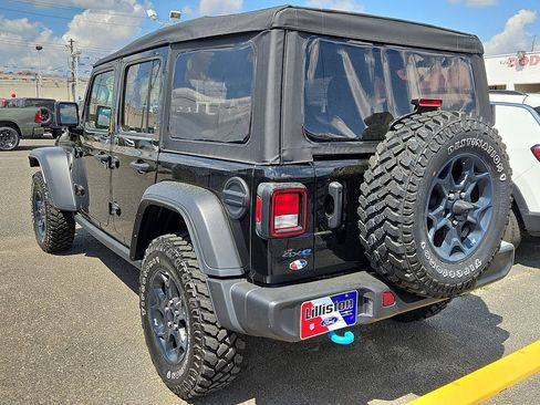 Used 2023 Jeep Wrangler Unlimited w/ Cold Weather Group image 6