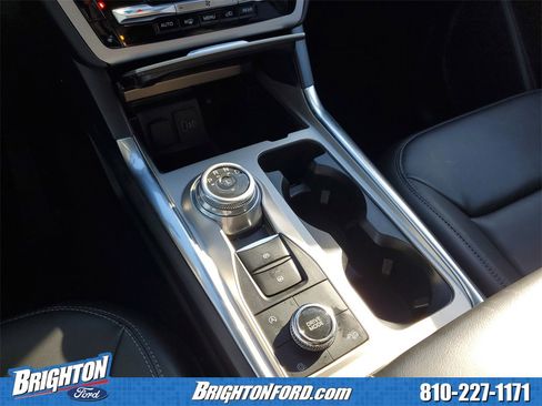 Used 2023 Ford Explorer XLT w/ Equipment Group 202A image 27