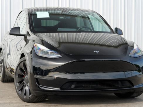 Used 2021 Tesla Model Y Performance image 4