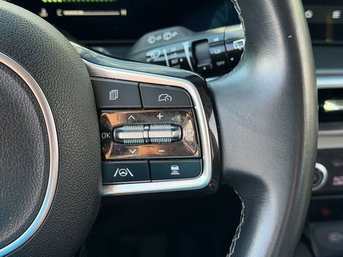 Used 2024 Kia Sorento S image 16