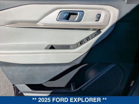 Certified 2025 Ford Explorer Active w/ Active Comfort Package image 10