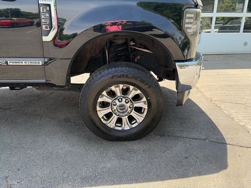 Used 2018 Ford F250 Lariat w/ Lariat Ultimate Package AWD/4WD image 13