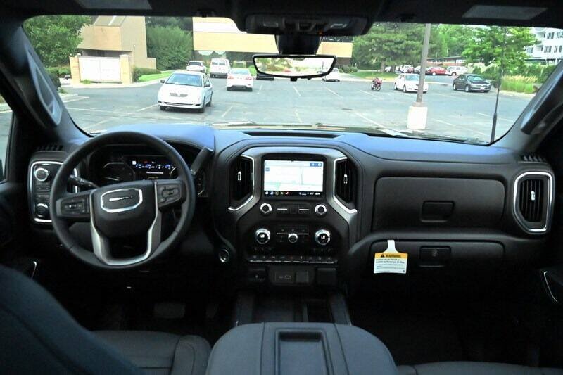 Used 2022 GMC Sierra 3500 Denali w/ Denali Ultimate Package AWD/4WD image 37