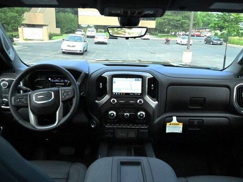 Used 2022 GMC Sierra 3500 Denali w/ Denali Ultimate Package AWD/4WD image 37