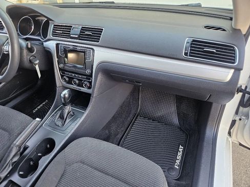 Used 2018 Volkswagen Passat 2.0T S image 14