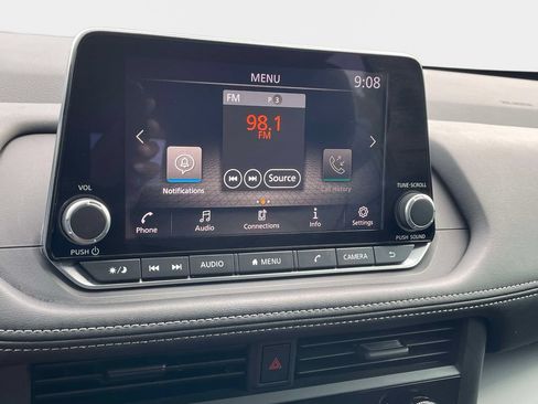 Used 2026 Nissan Rogue S FWD image 25