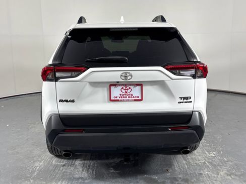 New 2026 Kia Carnival EX FWD image 5