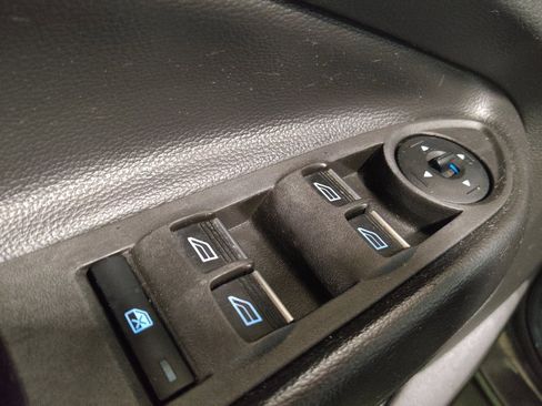 Used 2019 Ford Escape SE FWD image 27