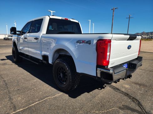 Used 2025 Ford F250 XLT image 7