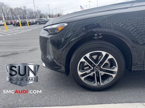 Used 2025 Audi Q5 Premium w/ Convenience Package image 32