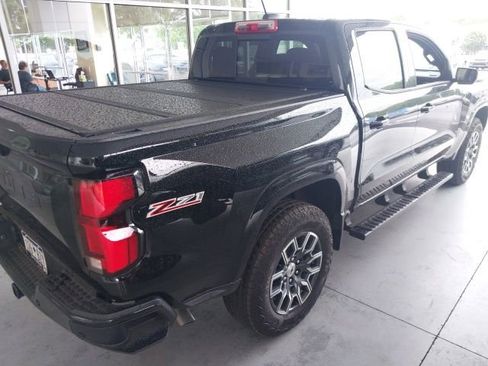 Used 2025 Chevrolet Colorado Z71 w/ Z71 Convenience Package 2 AWD/4WD image 3