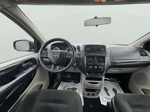 Used 2016 Dodge Grand Caravan American Value Package image 16