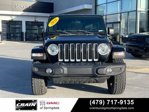 Used 2021 Jeep Wrangler Unlimited Sahara AWD/4WD image 2
