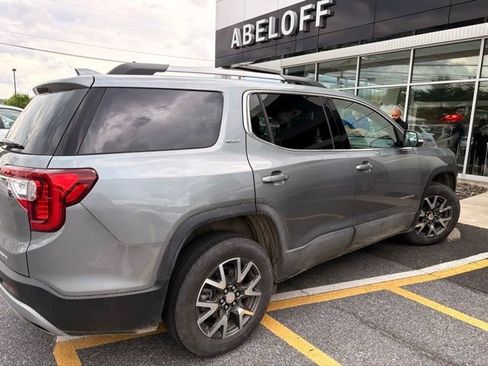 Used 2023 GMC Acadia SLT AWD/4WD image 3