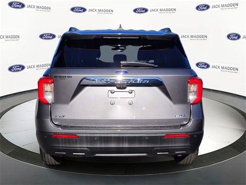 Certified 2021 Ford Explorer XLT image 4