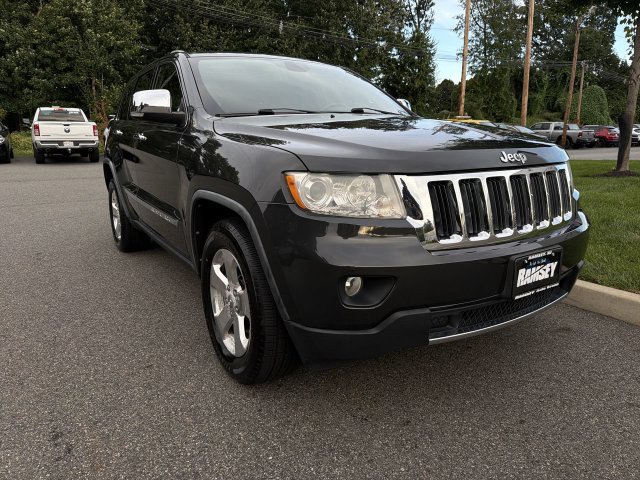 Used 2011 Jeep Grand Cherokee Limited AWD/4WD image 2