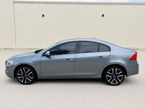 Used 2017 Volvo S60 T5 Dynamic FWD image 5