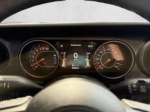 Used 2018 Jeep Wrangler Unlimited Sport S AWD/4WD image 7
